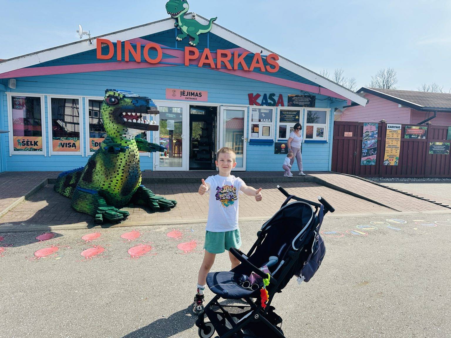 Dino parkas su vaikais